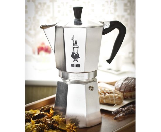 Гейзерная кофеварка MOKA EXPRESS на 6 чашек 240 мл, черная/серебро, алюминий, Bialetti, фото 1